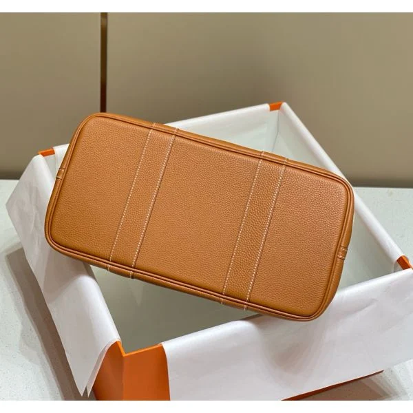 Hermes Garden Party 36cm Bag in Toile and Gold Leather - Image 4