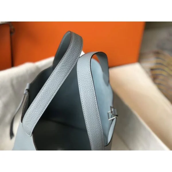 Hermes Picotin Lock 18 Bag In Blue Lin Clemence Leather - Image 4