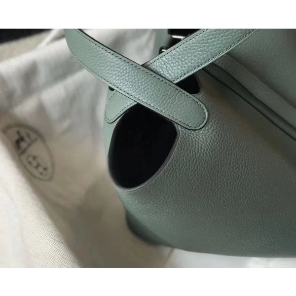 Hermes Picotin Lock 22 Bag In Vert Amande Clemence Leather - Image 4