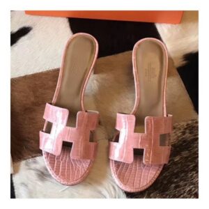 Hermes Oasis Sandals In Pink Shiny Niloticus Crocodile