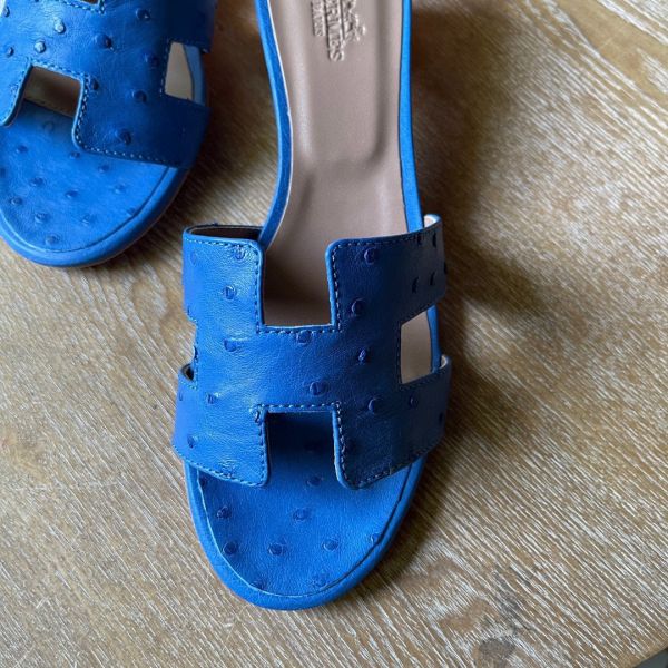 Hermes Oasis Sandals in Blue Hydra Ostrich Leather - Image 2