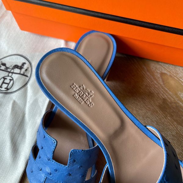 Hermes Oasis Sandals in Blue Hydra Ostrich Leather - Image 4