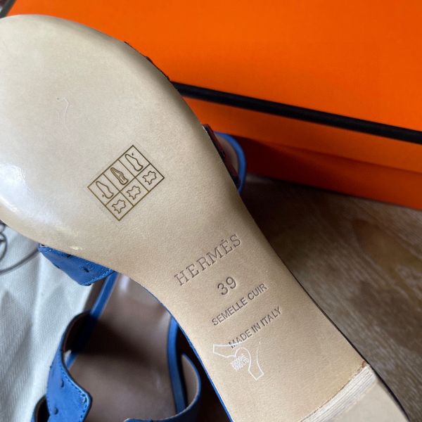 Hermes Oasis Sandals in Blue Hydra Ostrich Leather - Image 5