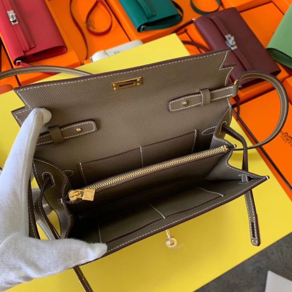 Hermes Kelly Classique To Go Wallet In Taupe Epsom Calfskin - Image 4